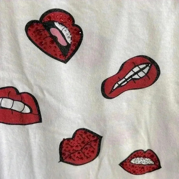 Korea Style  White T- shirts with red rhinestones Lips size S - Picture 3 of 4